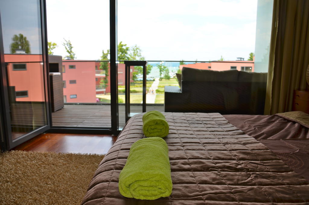 Modern Apartment With Lake View Balatonlelle Exterior foto