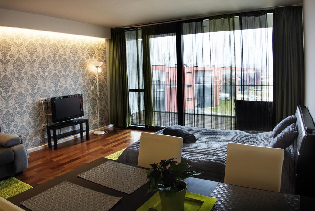 Modern Apartment With Lake View Balatonlelle Exterior foto