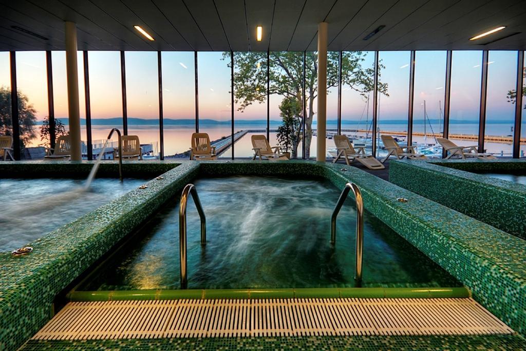 Modern Apartment With Lake View Balatonlelle Exterior foto